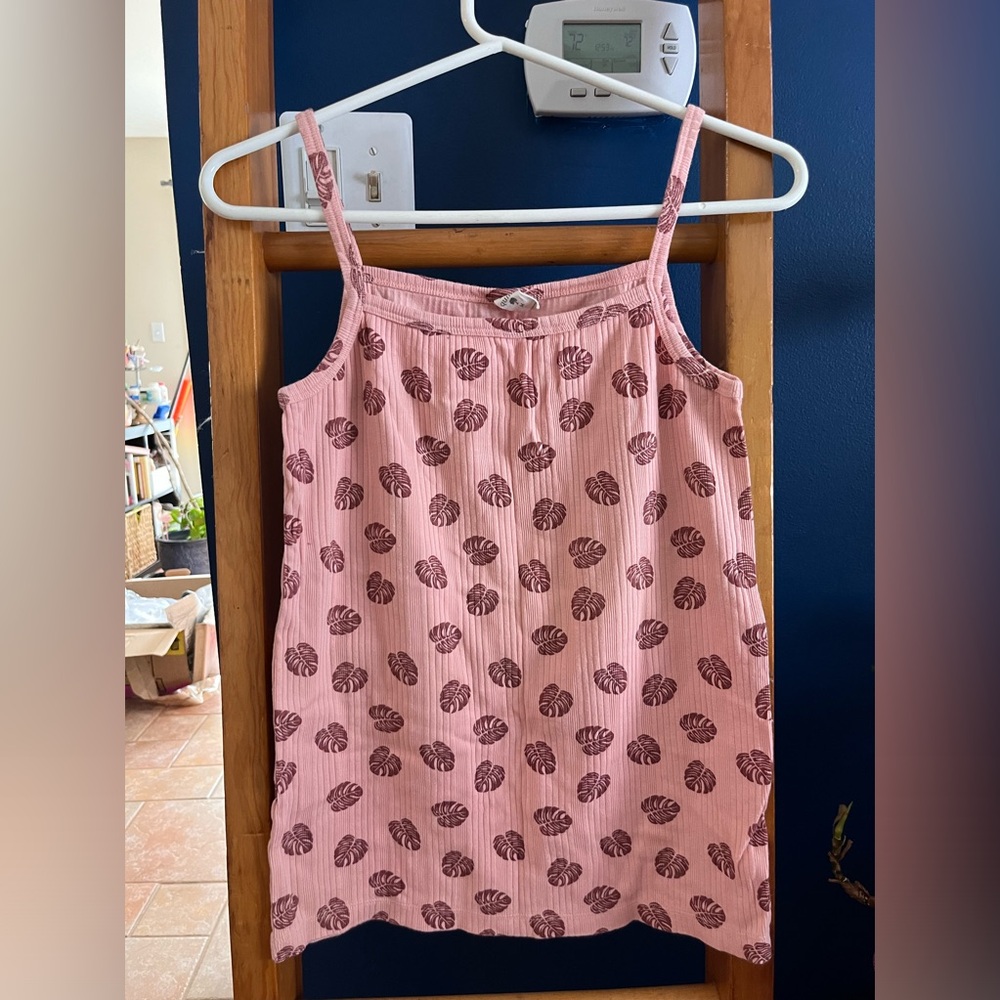 Kate Quinn tank top Sz M
